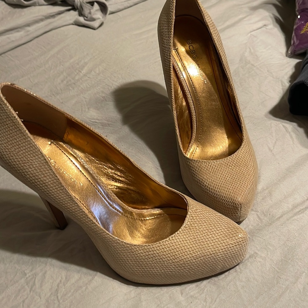 Bcbg pumps